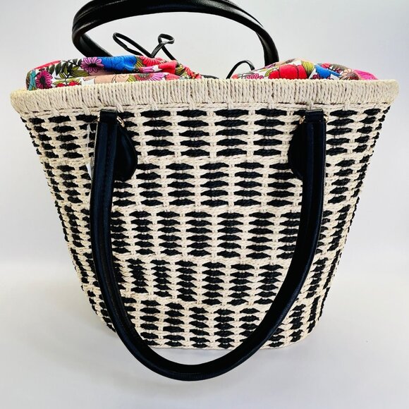 On 34th Isabellaa Straw Medium Tote Bag Drawstring Gold Hardware White Black - Picture 2 of 8